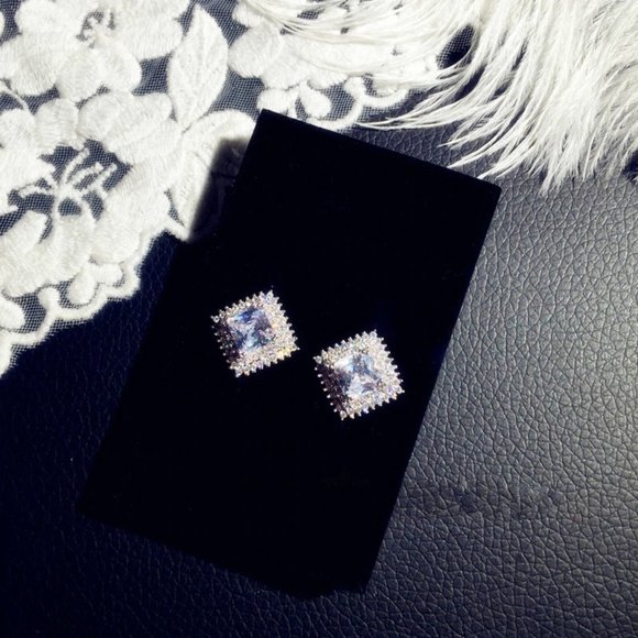 NEW 18K Princess Cut Double Halo Diamond Earrings - Picture 5 of 5